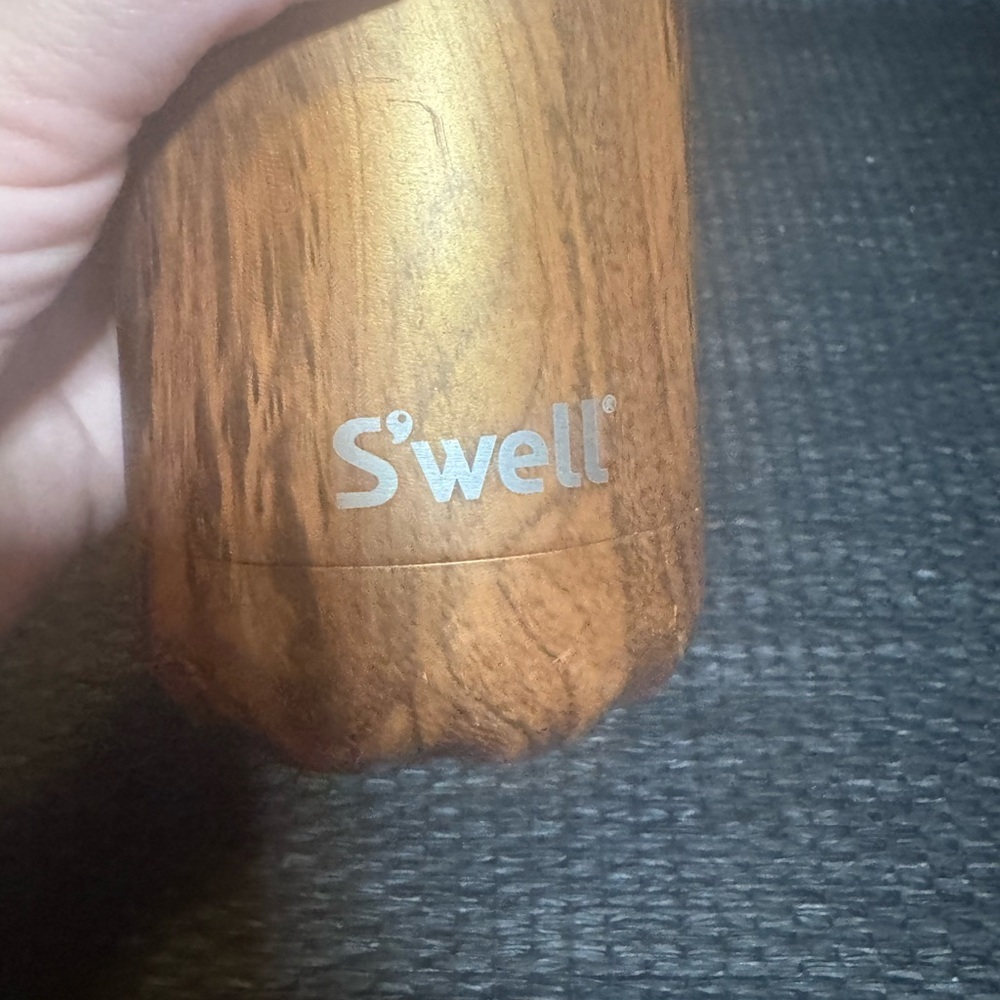 Swell Wood Finish Insulated Bottle - Picture 4 of 7